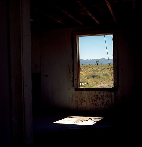 house_desert_window_32419_l